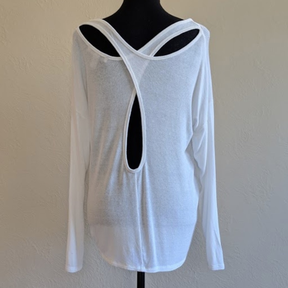 NWOT WHITE LONG SLEEVE TOP W/ CRISS CROSS BACK